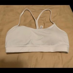 Lululemon Flow Y Bra Nulu in white